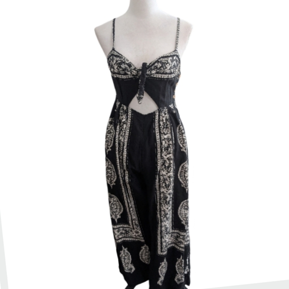 Free People Feel the Sun Black Bandana Paisley Cutout Cropped Jumpsuit Linen - Picture 7 of 14
